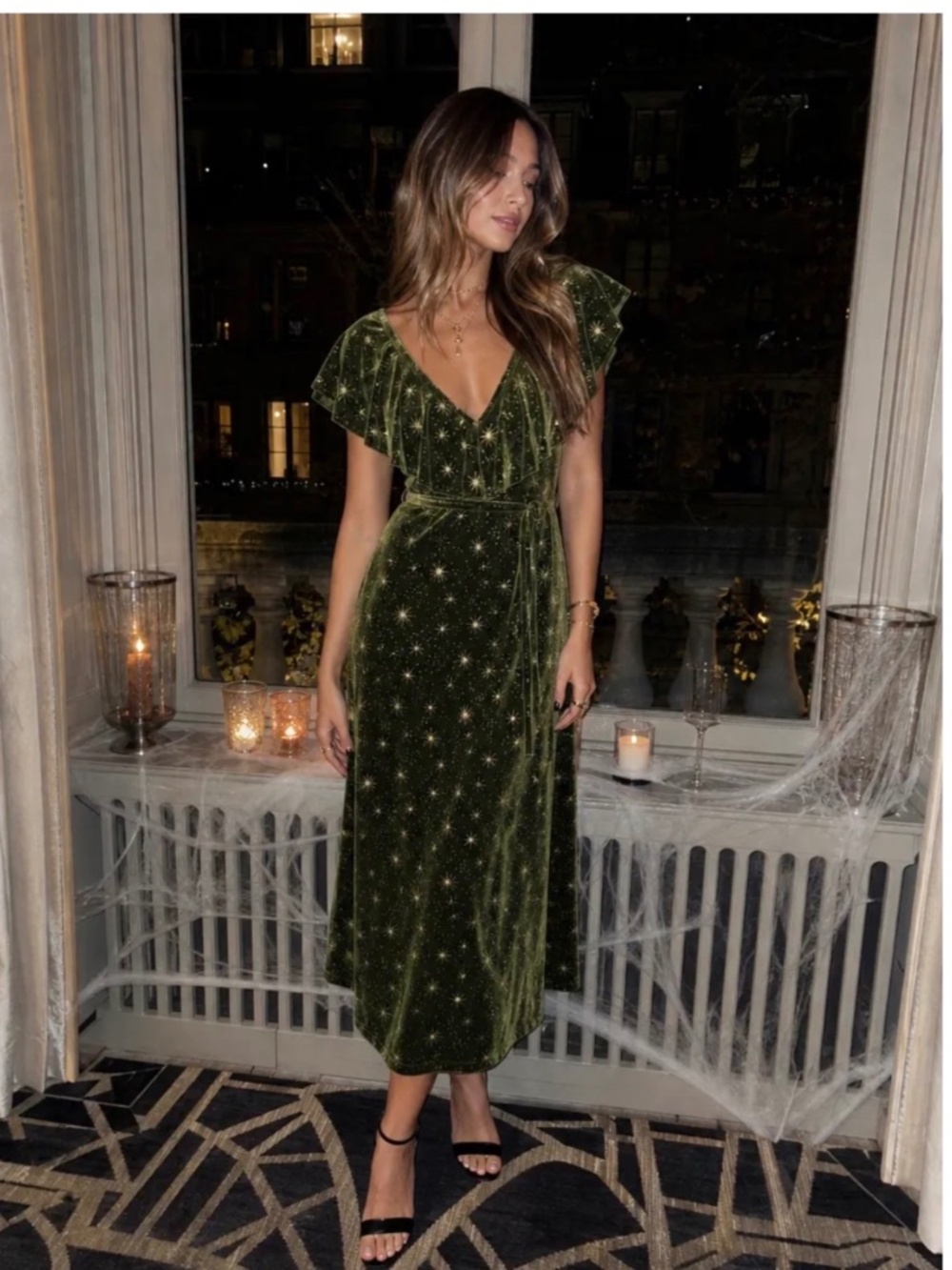 NWT VELVET V-NECK STAR RUFFLE TIE BACK MIDI DRESS M